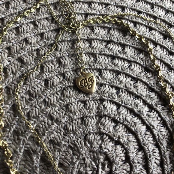 Betsey Johnson necklace - Picture 2 of 3